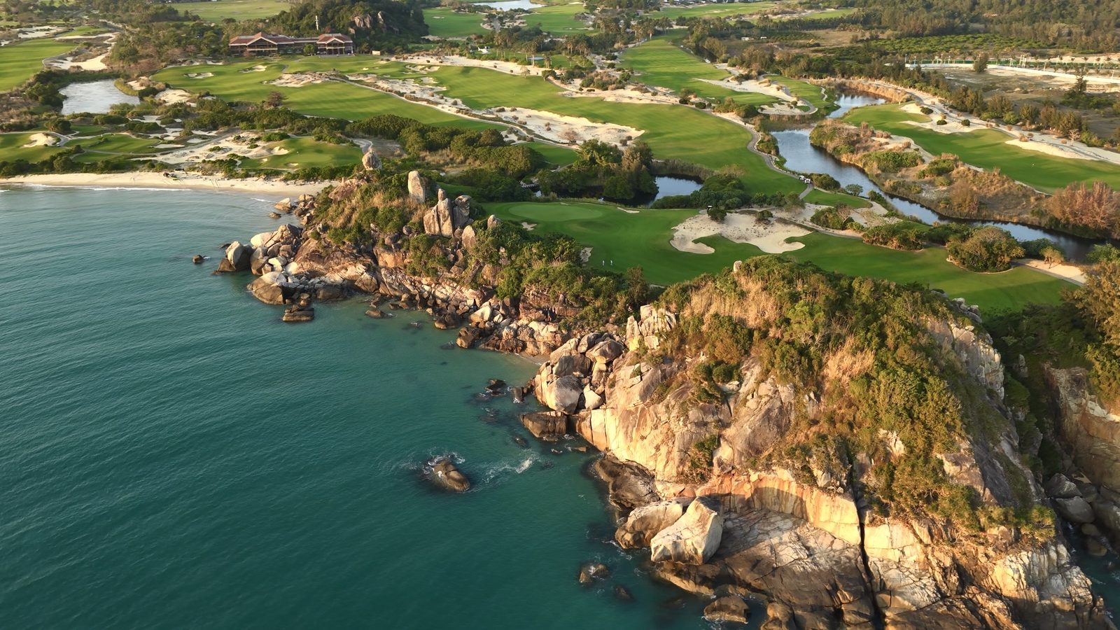 Oceanfront golf course in Hainan, China